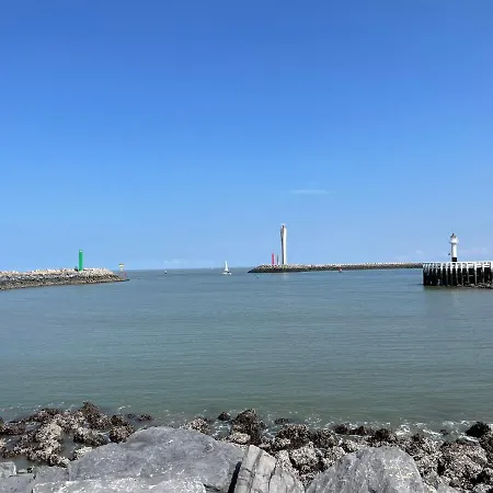 Gezellige 1 Slaapkamer, 3pers,strand,zee 50m Apartament